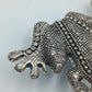 Vintage Frosch Brosche – Silberfarben mit blauen Strasssteinen