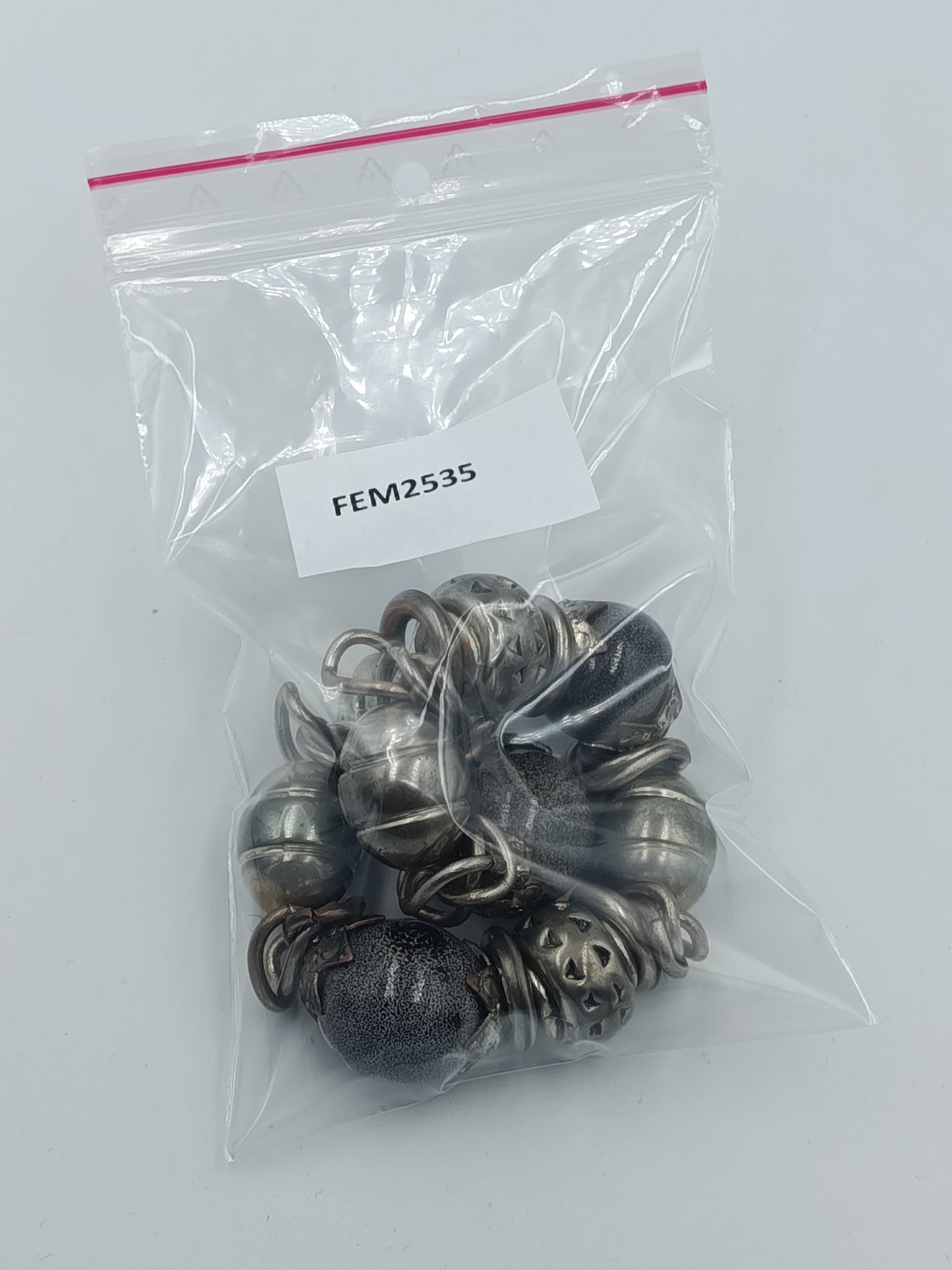 Massives Vintage Armband elastisch – silberfarbene Statement Beads