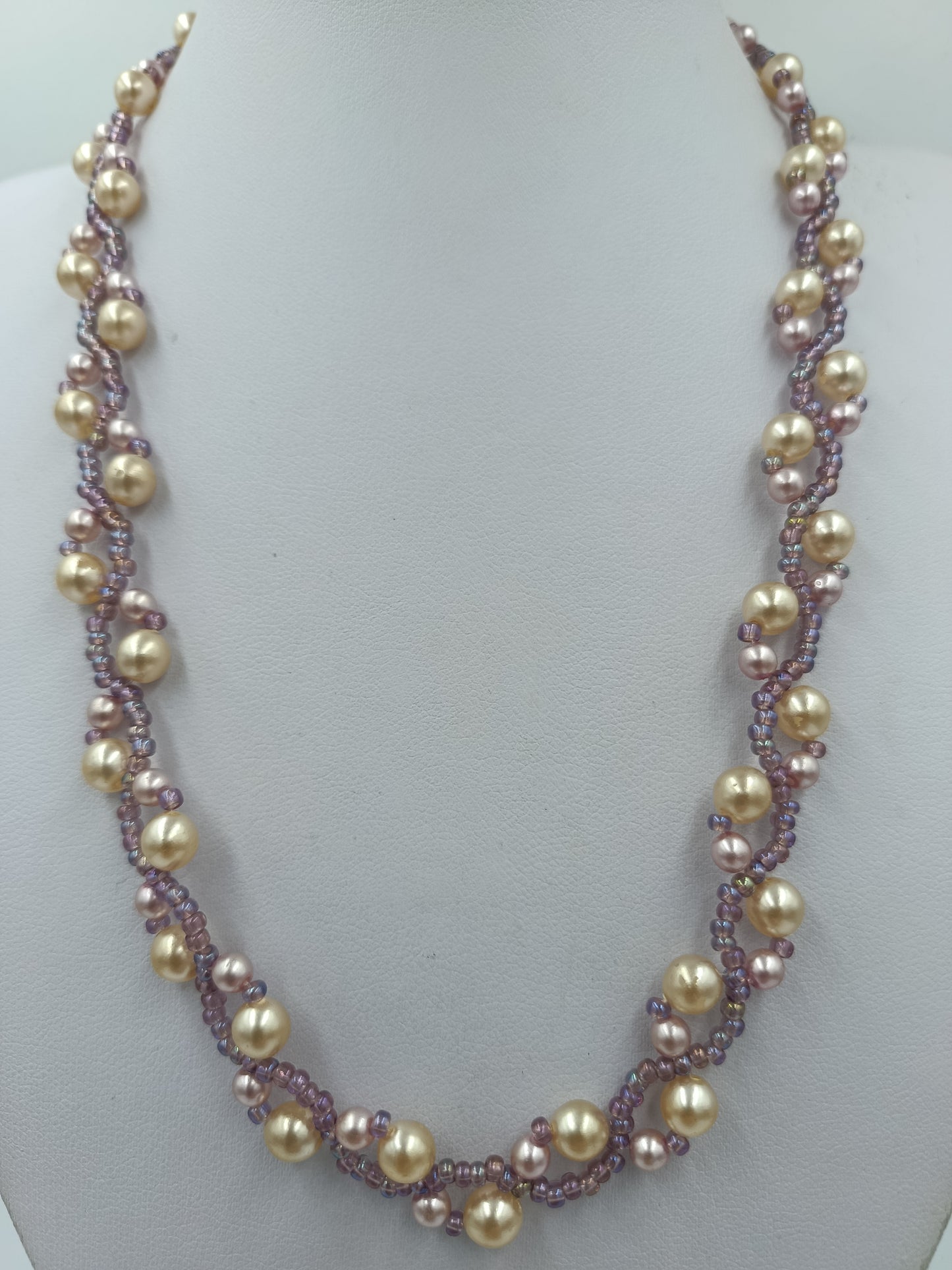 Vintage Perlenkette in Pastellfarben – Zarte Statement Halskette mit Glasperlen