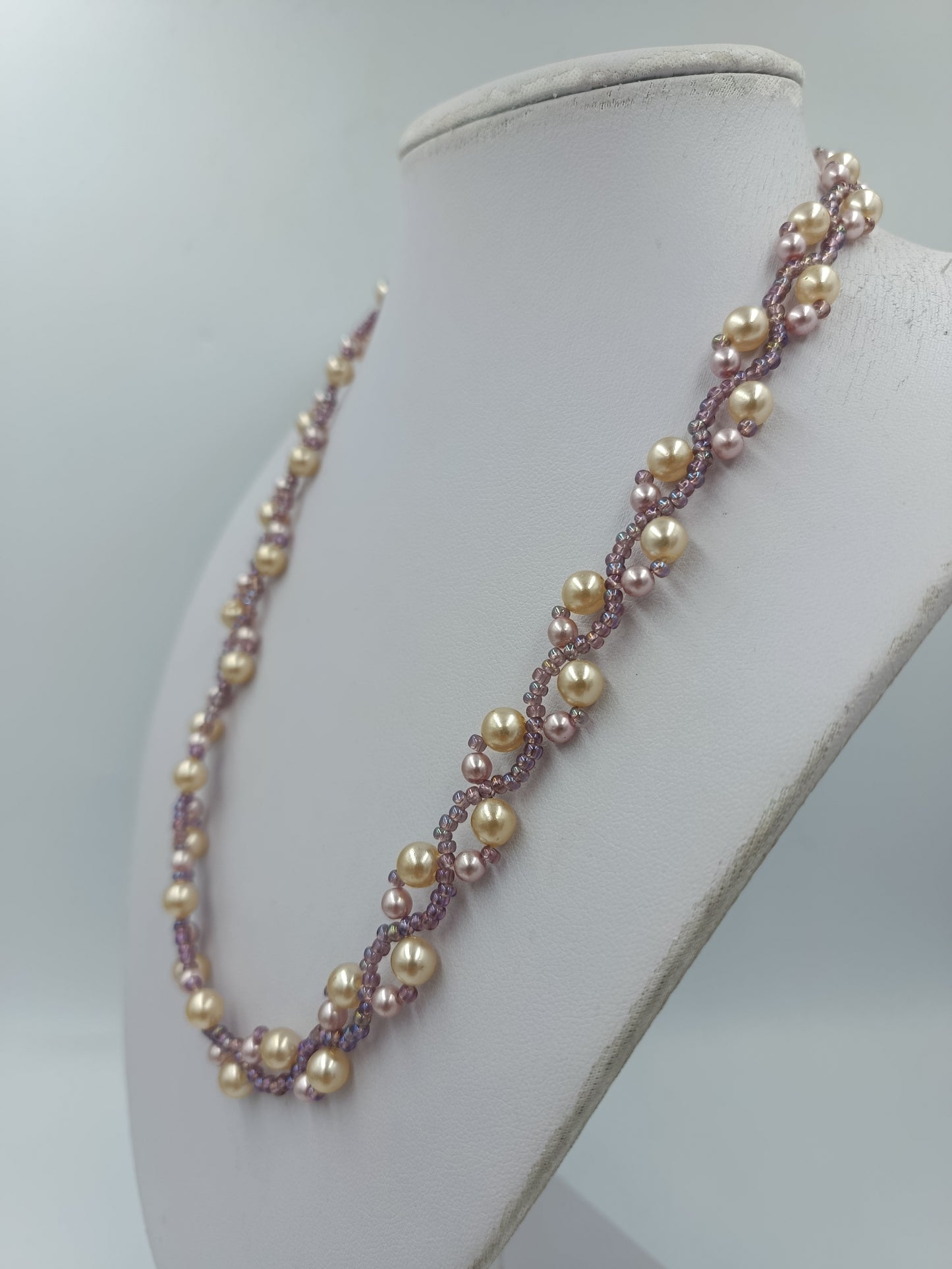 Vintage Perlenkette in Pastellfarben – Zarte Statement Halskette mit Glasperlen