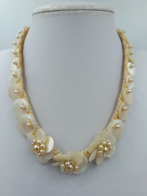 Vintage Muschel Blütenkette in Creme – Boho Statement Halskette