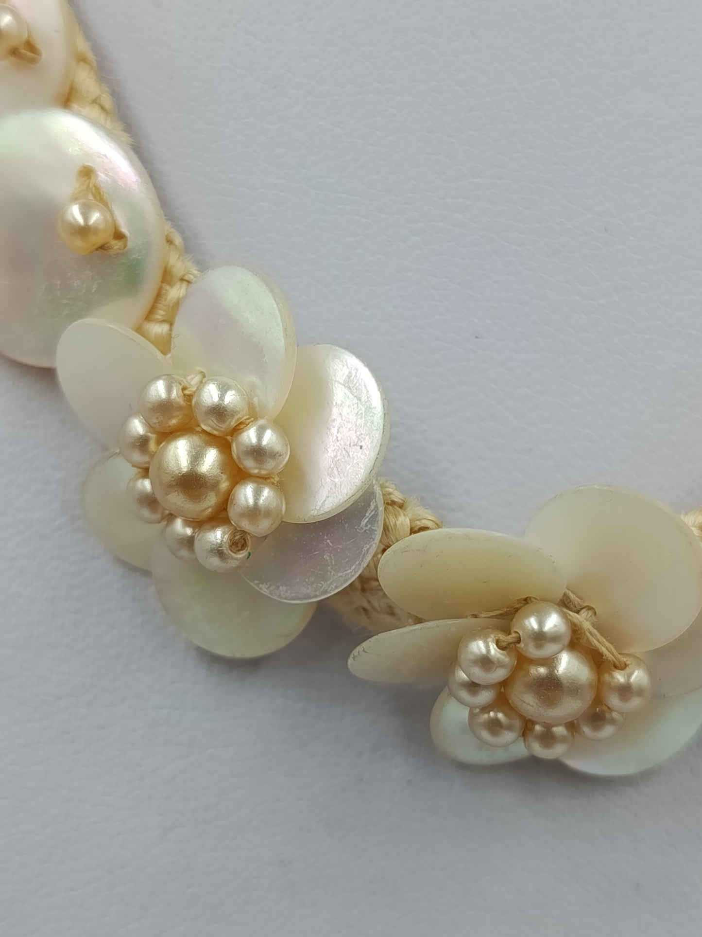 Vintage Muschel Blütenkette in Creme – Boho Statement Halskette