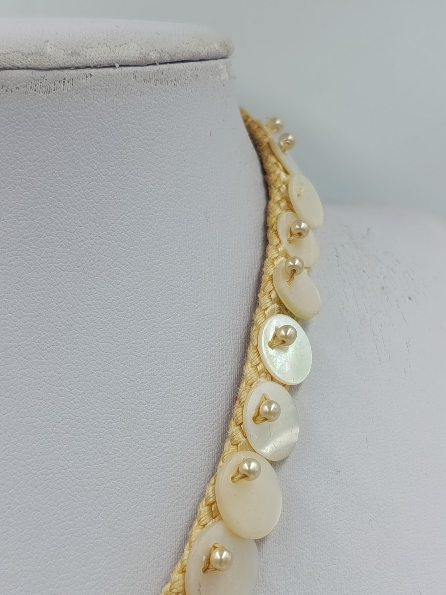 Vintage Muschel Blütenkette in Creme – Boho Statement Halskette