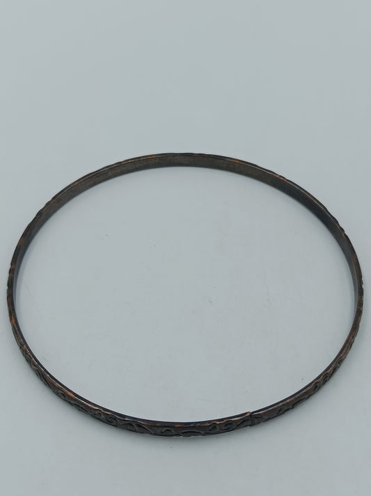 Vintage Armreif – Schlichter Metall Bangle mit Ornamentmuster