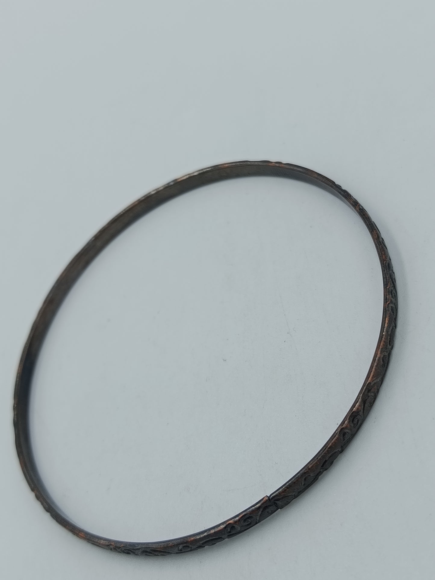 Vintage Armreif – Schlichter Metall Bangle mit Ornamentmuster