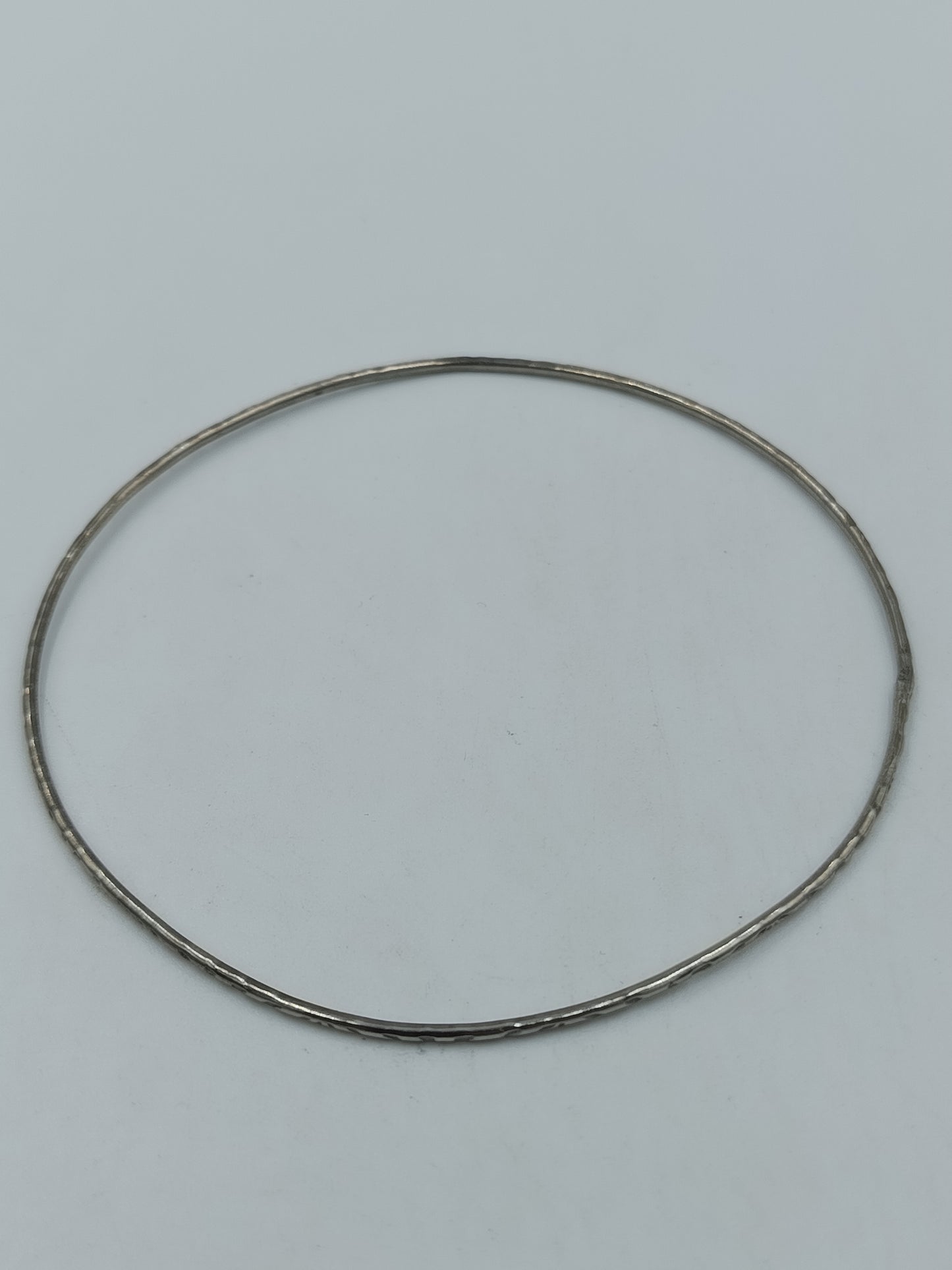 Feiner Vintage Armreif – Zarter Metall Bangle schlicht elegant