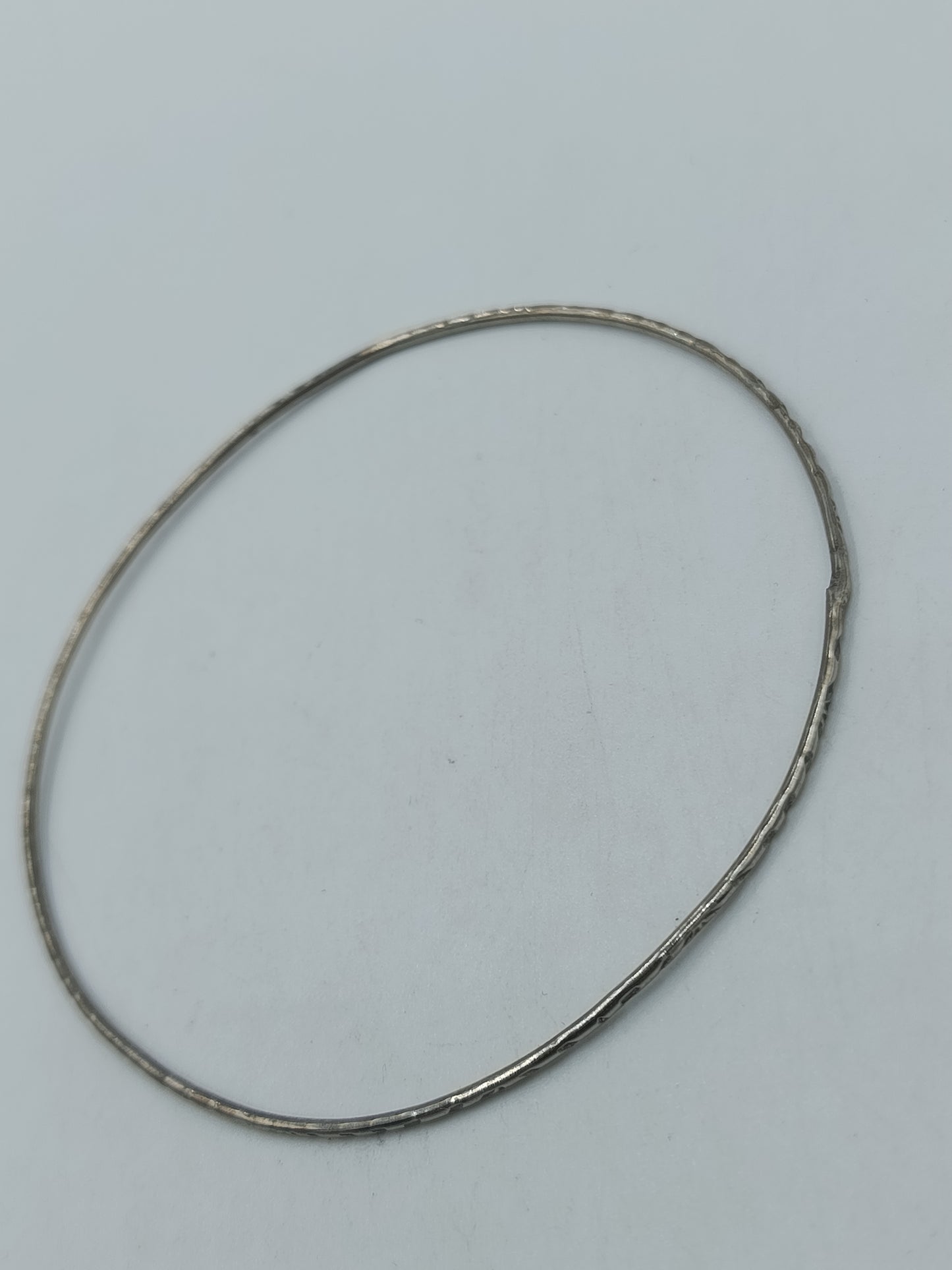 Feiner Vintage Armreif – Zarter Metall Bangle schlicht elegant