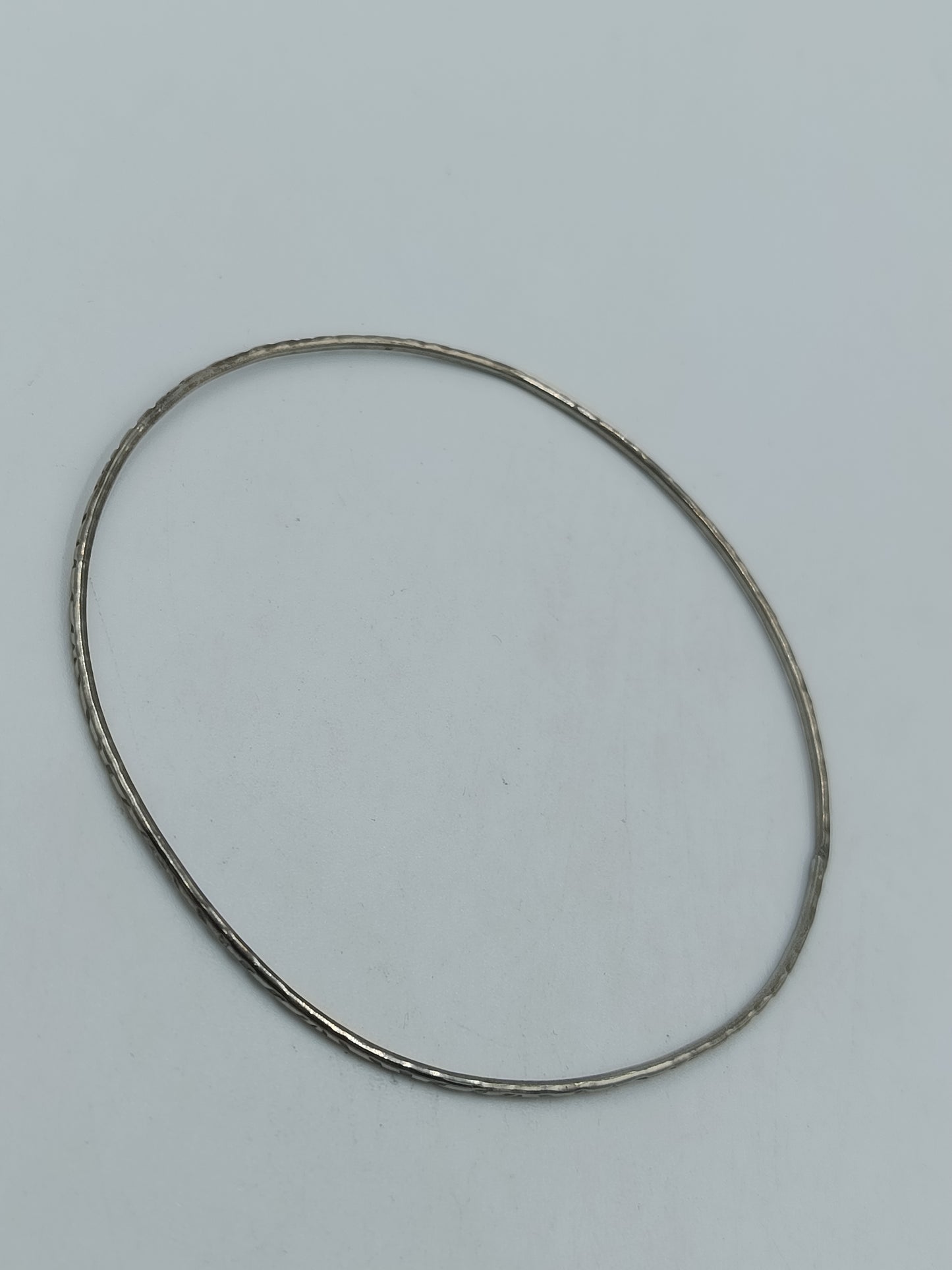 Feiner Vintage Armreif – Zarter Metall Bangle schlicht elegant