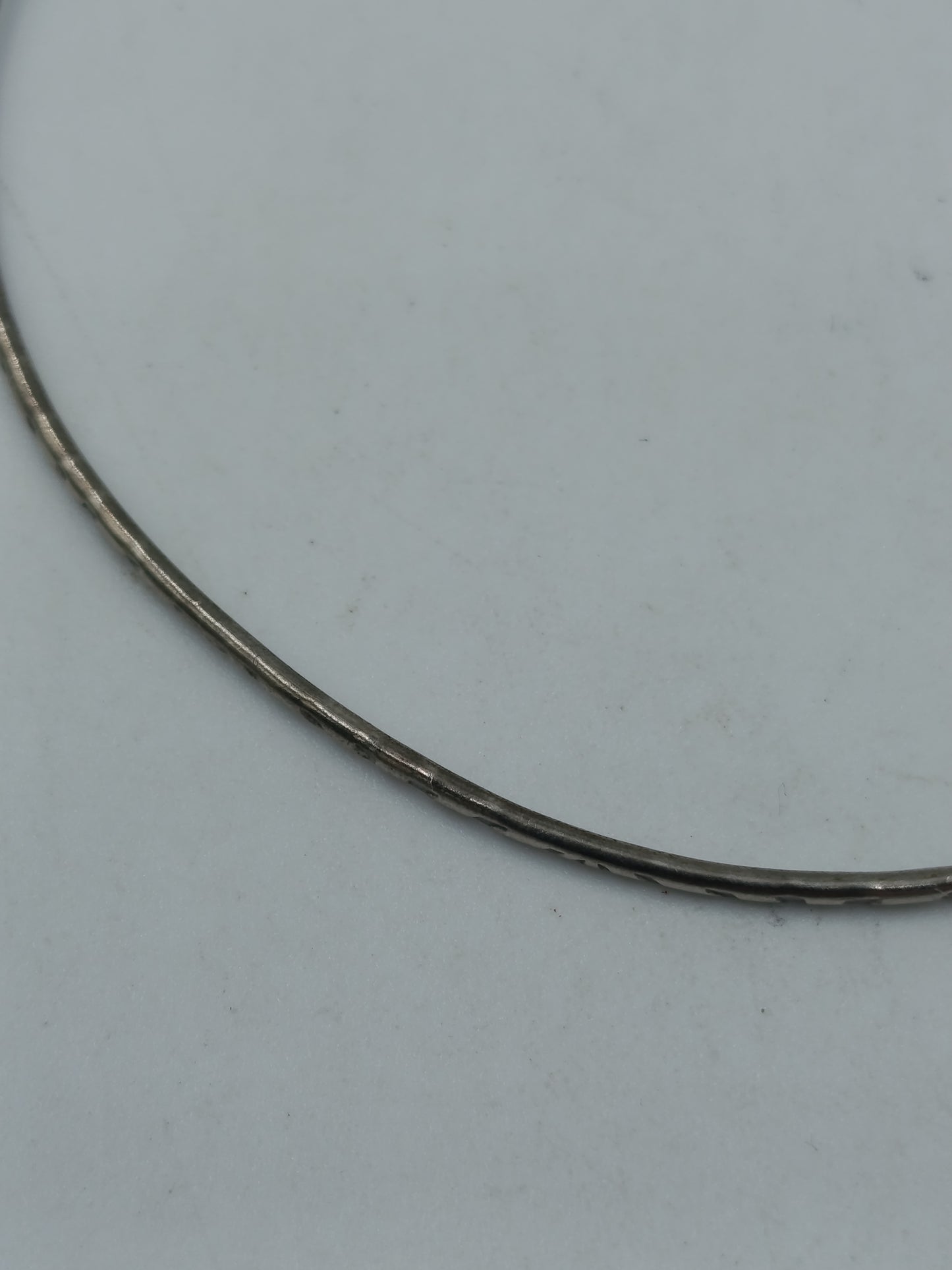 Feiner Vintage Armreif – Zarter Metall Bangle schlicht elegant