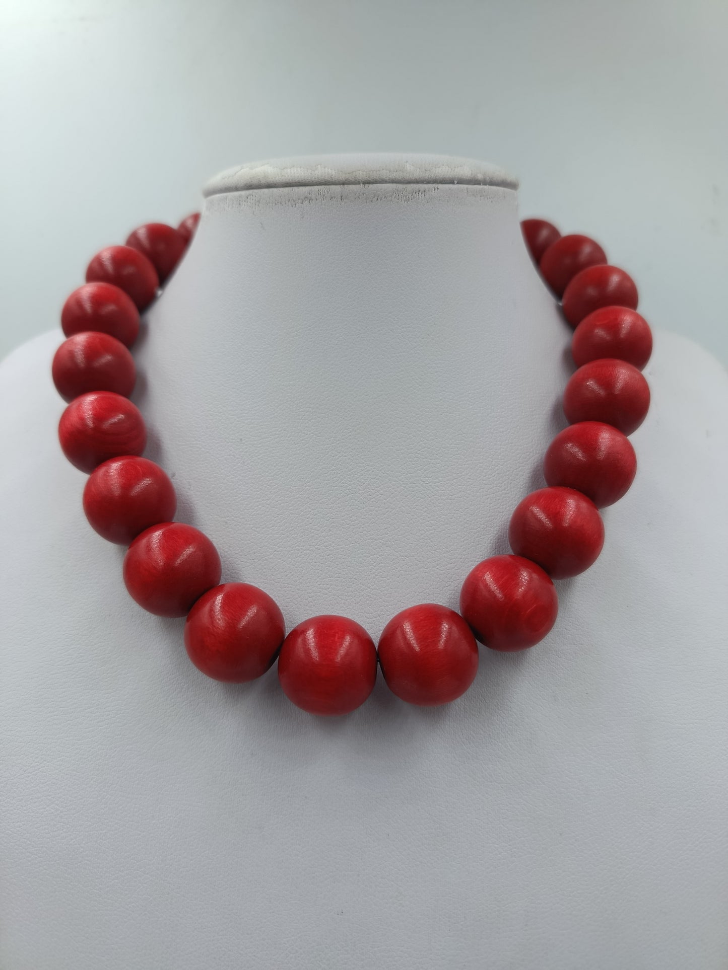 Statement Kette Rot – Große Perlenkette auffällig modern