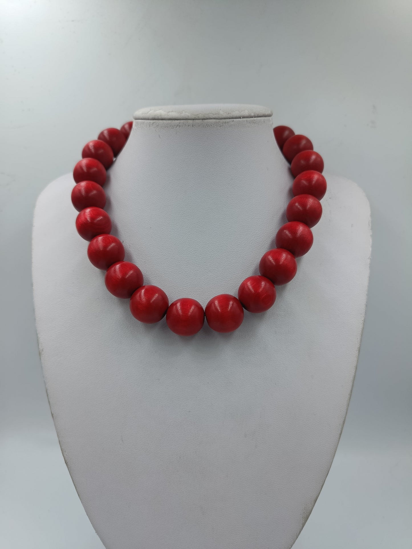 Statement Kette Rot – Große Perlenkette auffällig modern