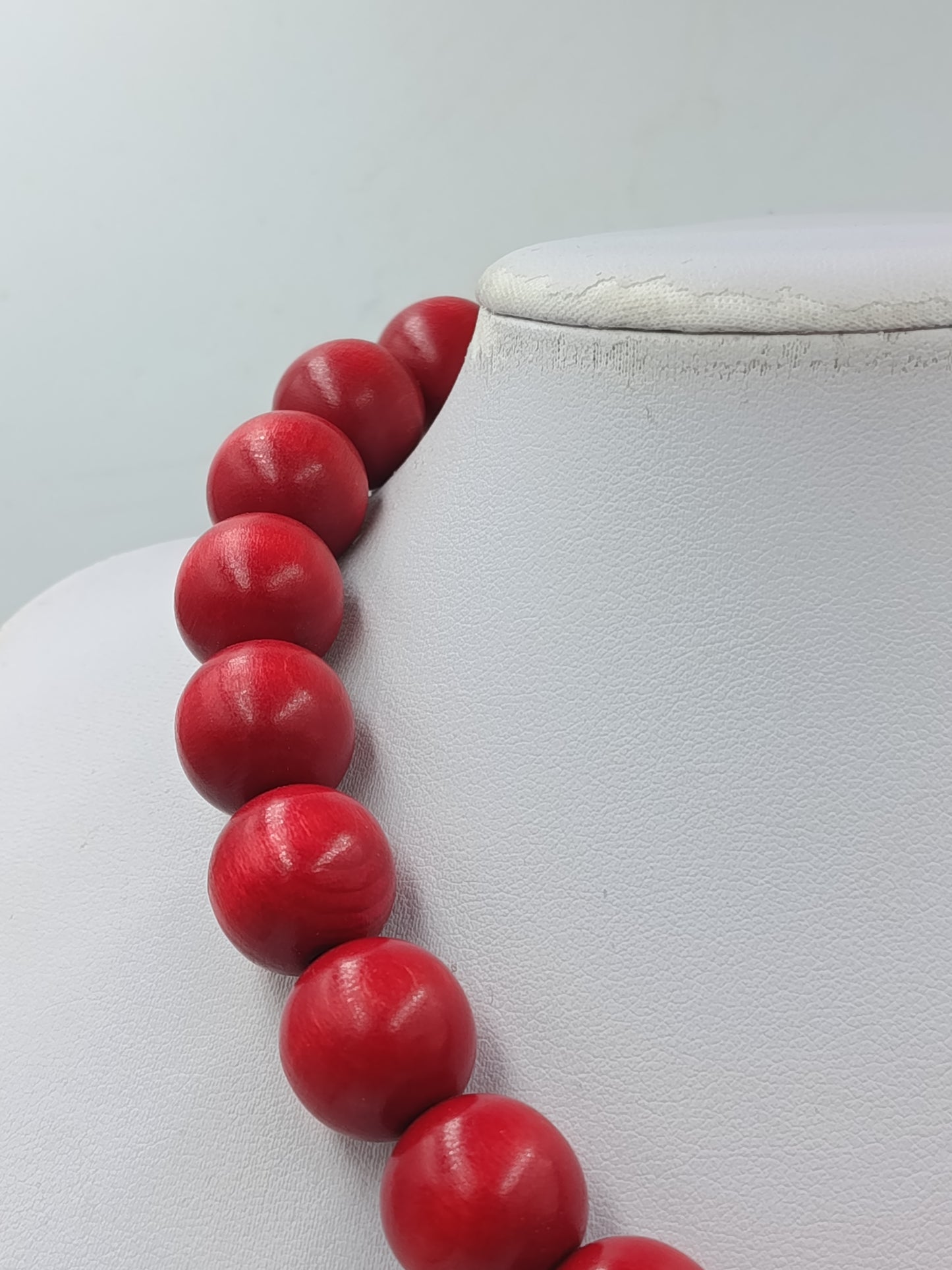 Statement Kette Rot – Große Perlenkette auffällig modern