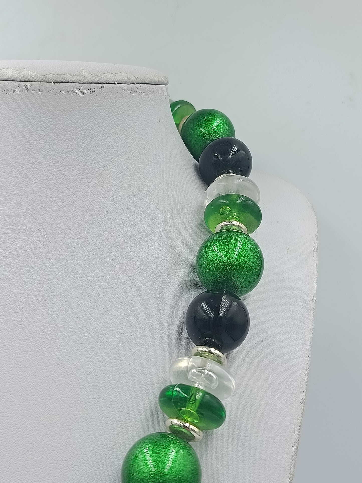 Statement Kette Grün Schwarz – Große Perlenkette Retro Design