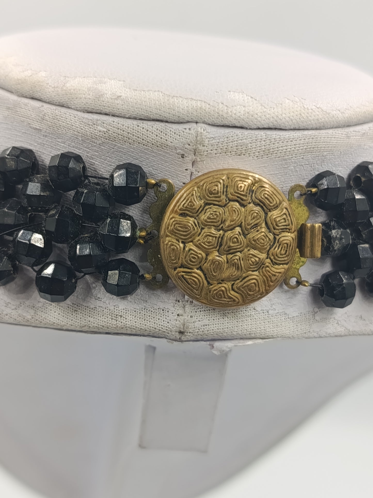 Vintage Statement Kette Schwarz – Facettierte Perlen mit Zierschließe
