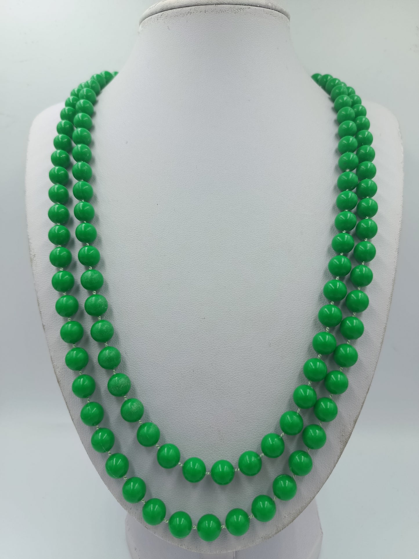 Lange grüne Perlenkette – 120 cm – Rundperlen – Vintage / Retro Style