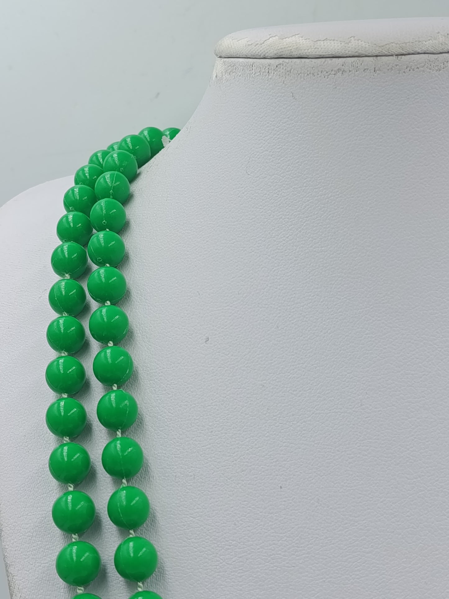 Lange grüne Perlenkette – 120 cm – Rundperlen – Vintage / Retro Style