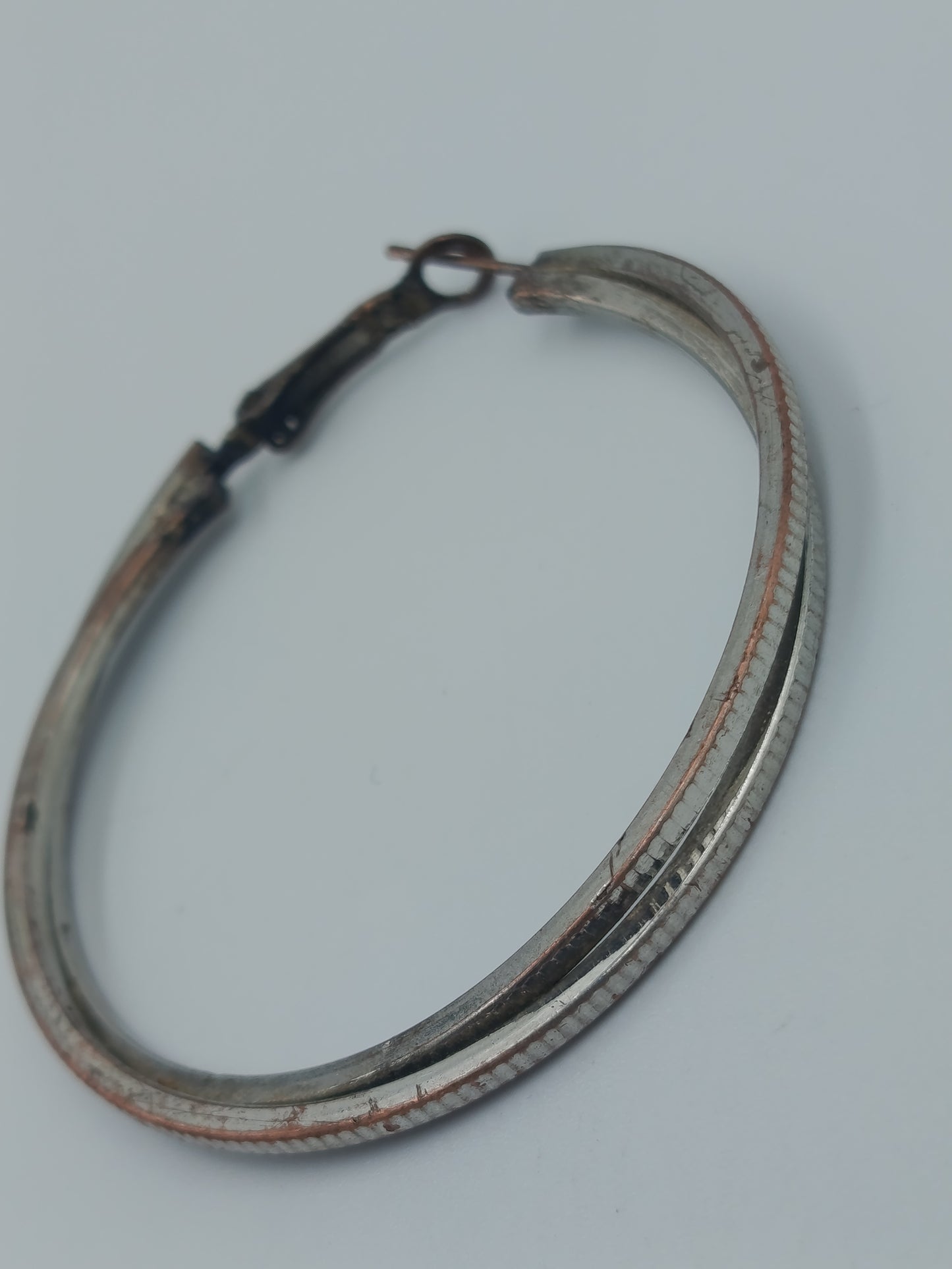 Creole Ohrring einzeln – Metall zweifarbig Silber Kupfer Look – 5 cm