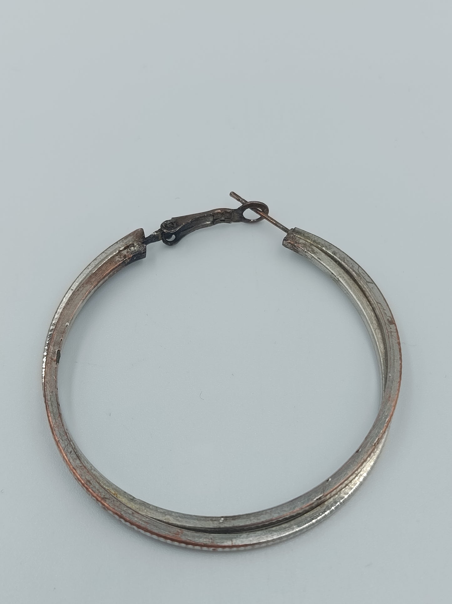 Creole Ohrring einzeln – Metall zweifarbig Silber Kupfer Look – 5 cm