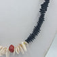 Boho Kette mit Muscheln und schwarzen Scheibenperlen