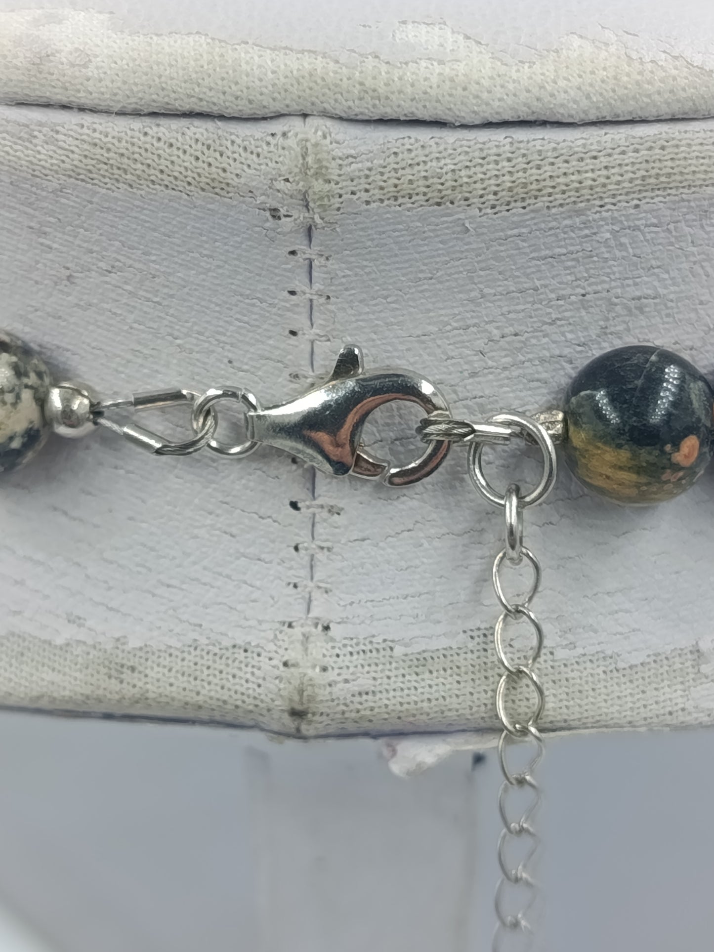 Kette aus Natursteinperlen – 925 Silber Verschluss – 50 cm
