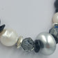 Moderne Statement-Kette in Schwarz, Silber  Grau große Perlenkette