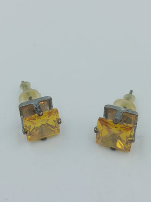 Vintage Ohrstecker mit gelbem Stein – quadratisch – silberfarben