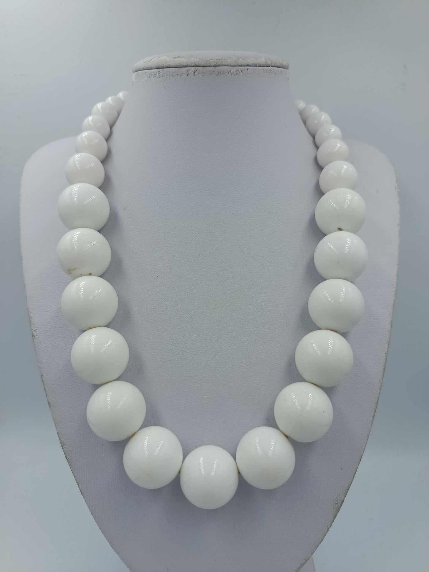 Vintage Perlenkette Weiß – große Kugelperlen – klassisch elegant – 49 cm