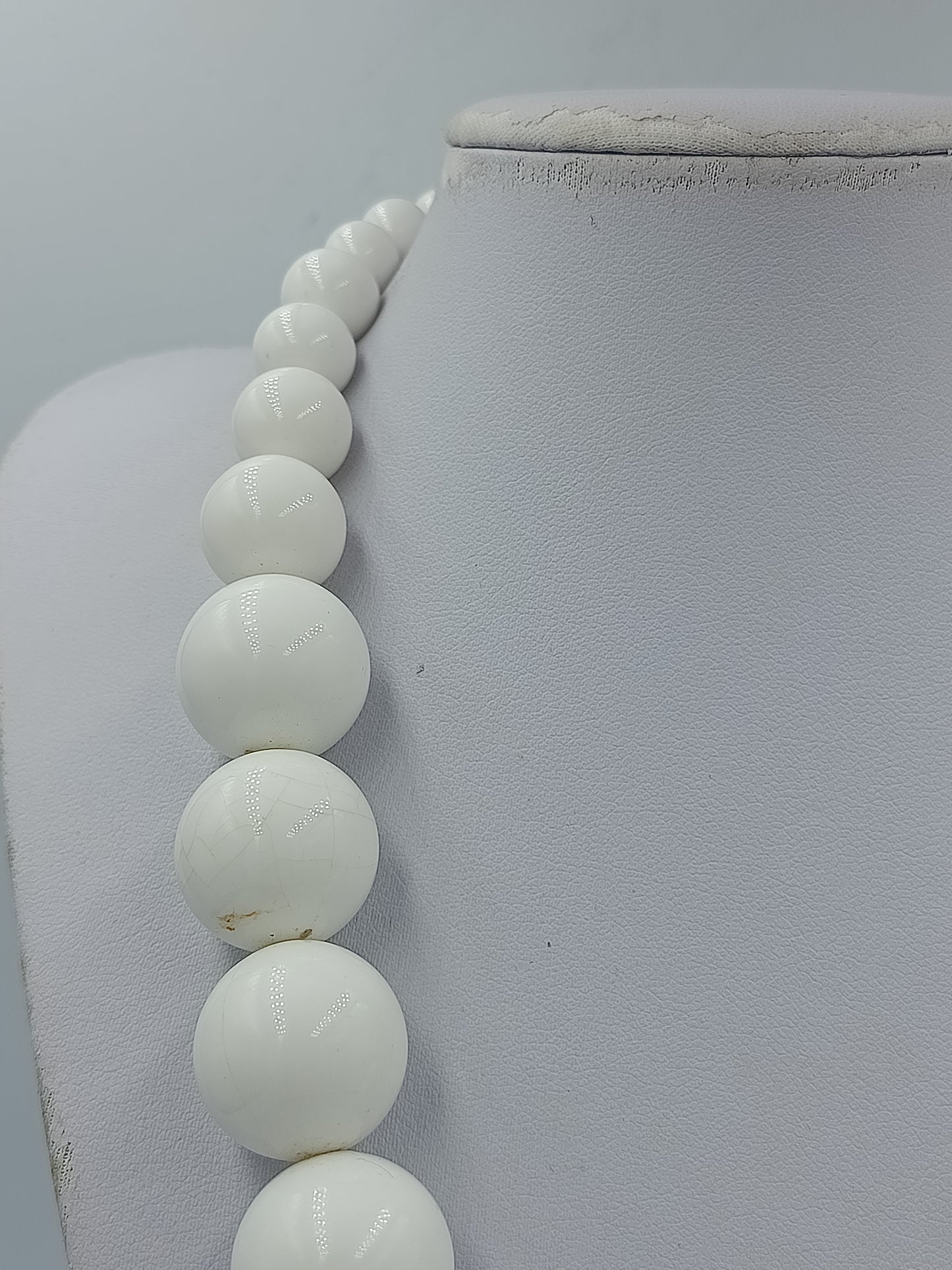 Vintage Perlenkette Weiß – große Kugelperlen – klassisch elegant – 49 cm