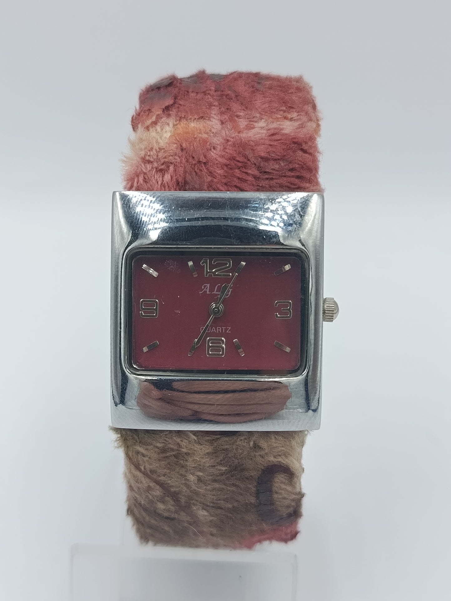 Vintage Damenarmbanduhr ALB Quartz – Edelstahl – rotes Zifferblatt
