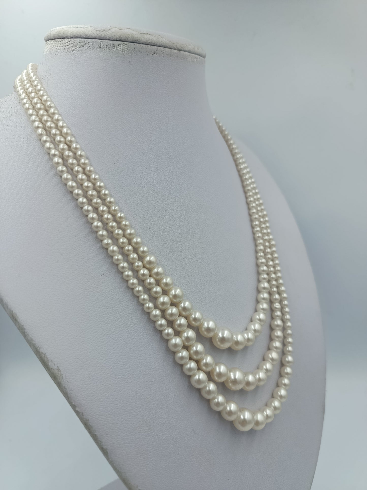 Vintage mehrreihige Perlenkette – 3-reihig – klassische Eleganz – cremeweiß