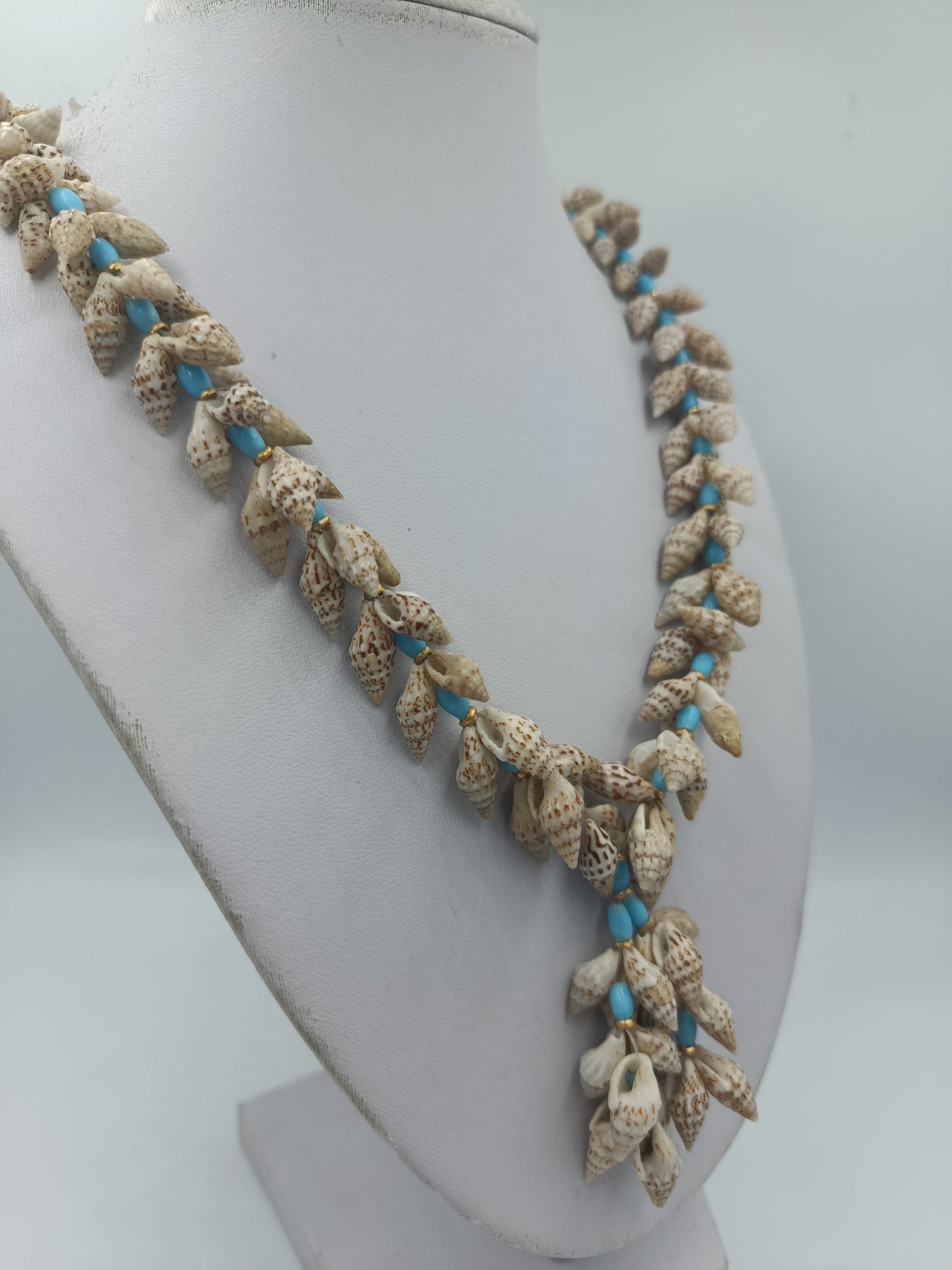 Vintage Muschelkette mit türkisfarbenen Perlen – Boho