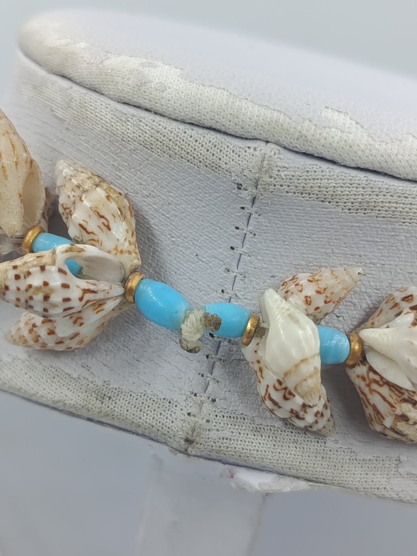 Vintage Muschelkette mit türkisfarbenen Perlen – Boho