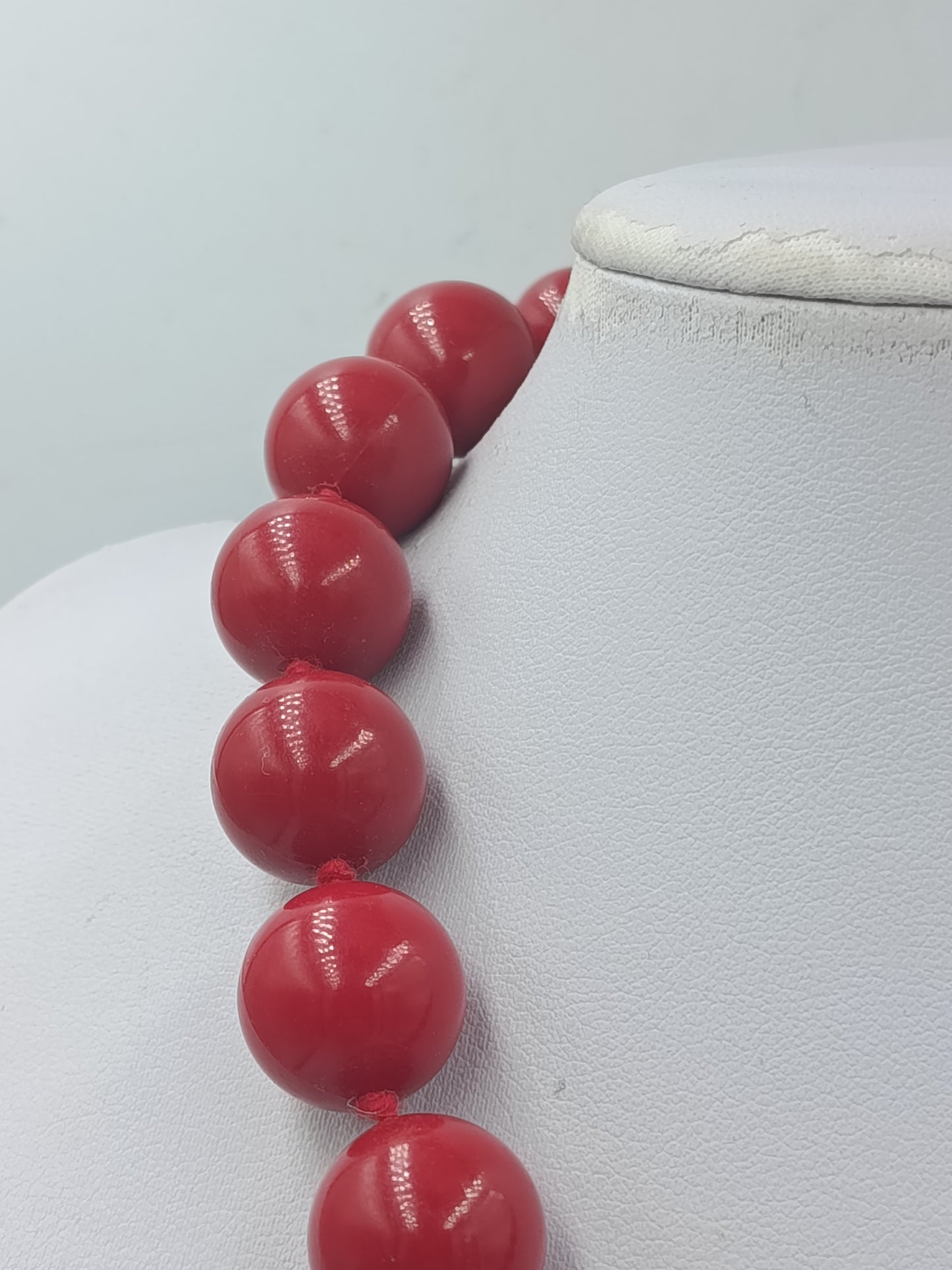 Vintage Statement Kette Rot – große Kugelperlen mit Verlängerung
