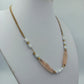 Vintage Halskette mit Glasperlen goldfarbener Kette – Beige Weiß