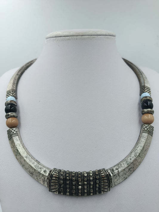 Statement Collier Ethno Design Silberfarben mit Zierelementen – 35 cm