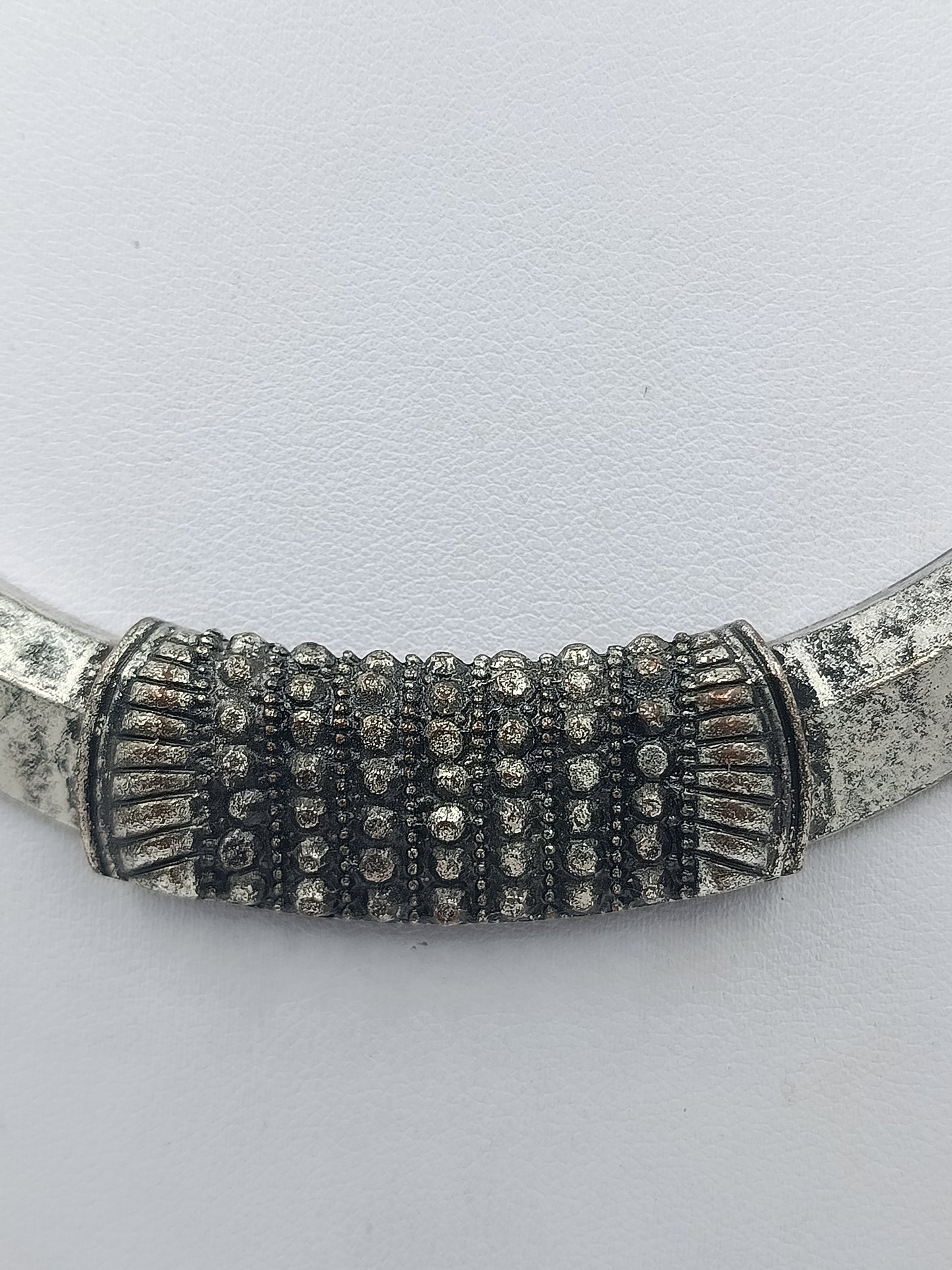 Statement Collier Ethno Design Silberfarben mit Zierelementen – 35 cm