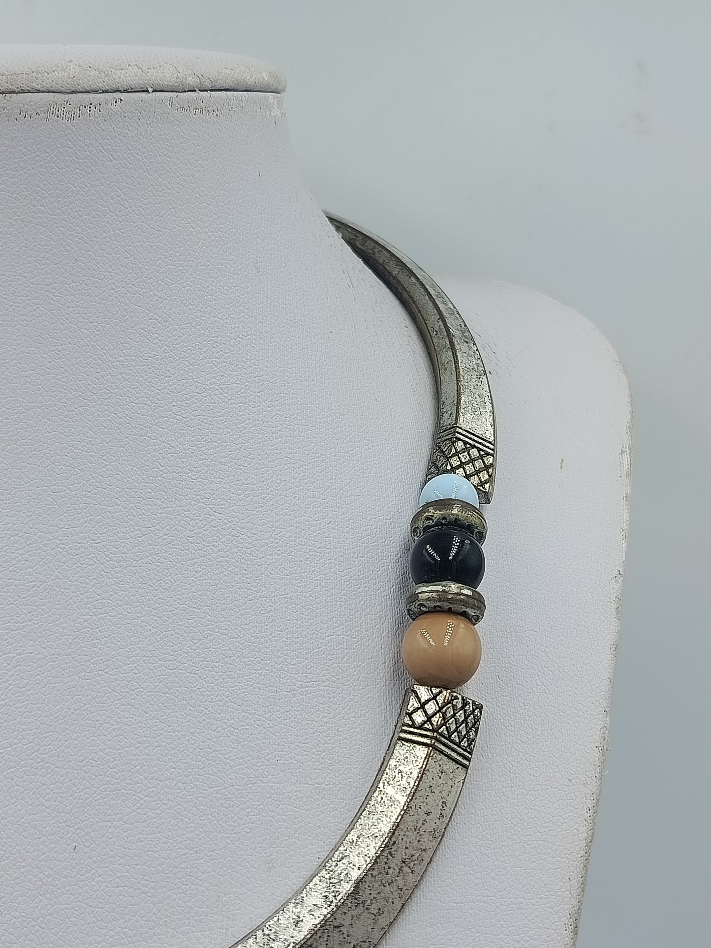 Statement Collier Ethno Design Silberfarben mit Zierelementen – 35 cm