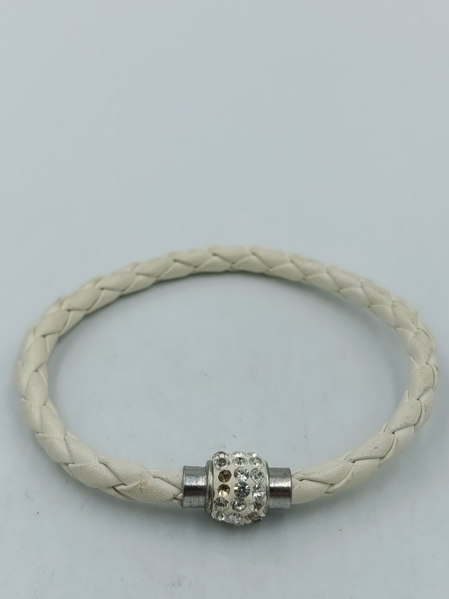 Geflochtenes Armband weiß mit Strass-Element – ca. 20 cm