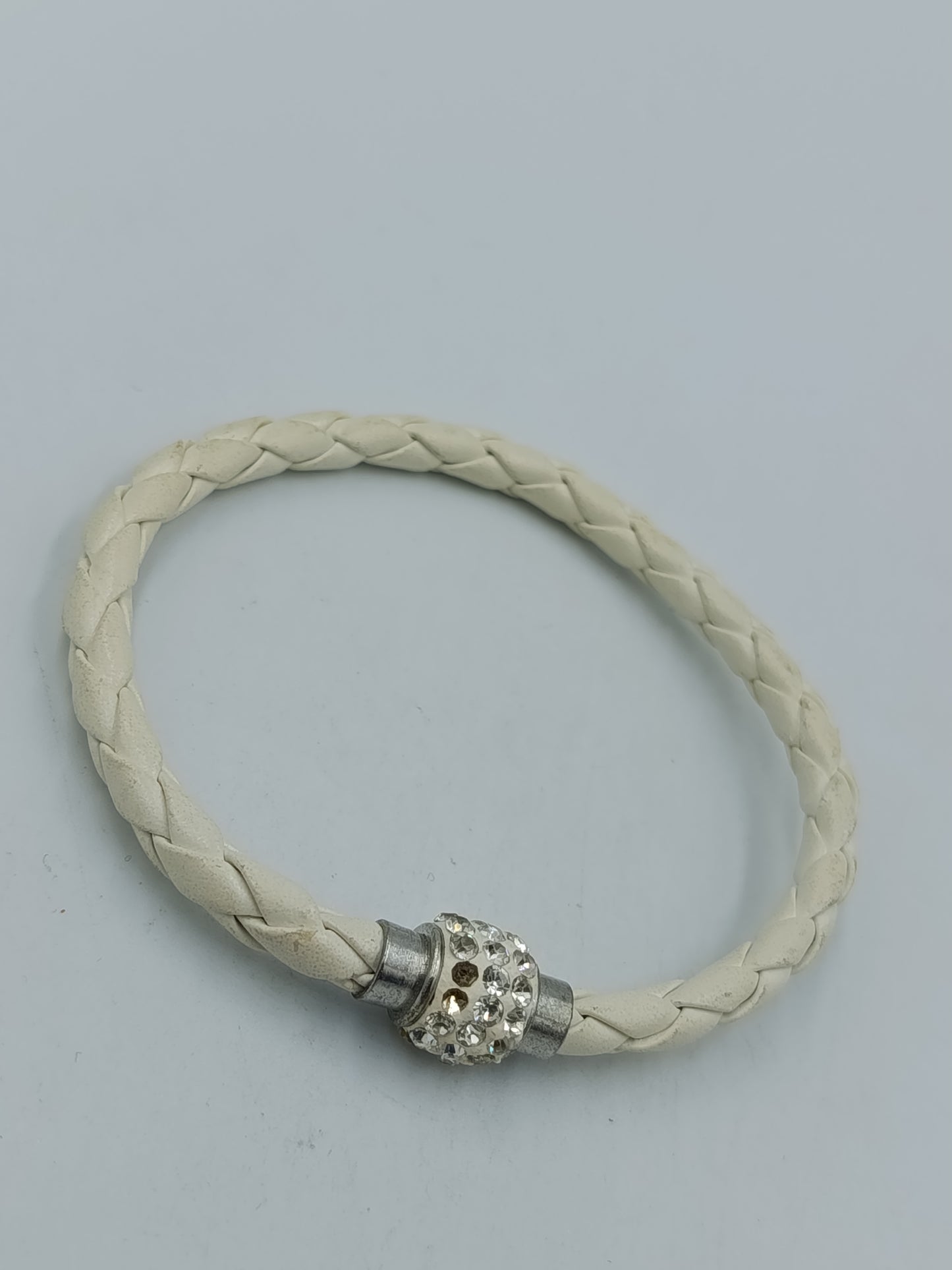 Geflochtenes Armband weiß mit Strass-Element – ca. 20 cm