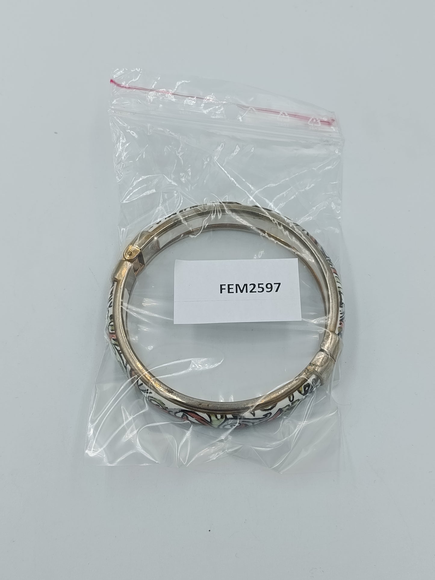Vintage Armreif mit floralem Muster – Metall Emaille/Harz