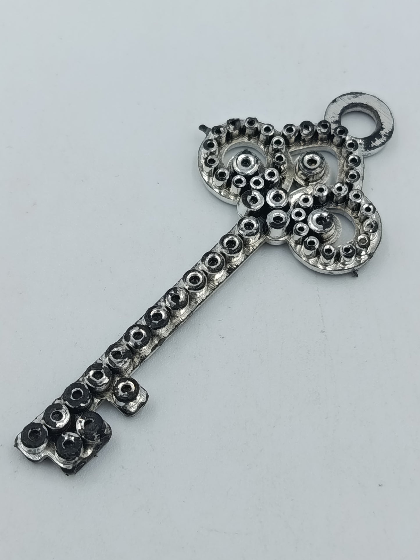 Vintage Schlüssel Anhänger / Schmuckanhänger in Silberoptik mit Strass