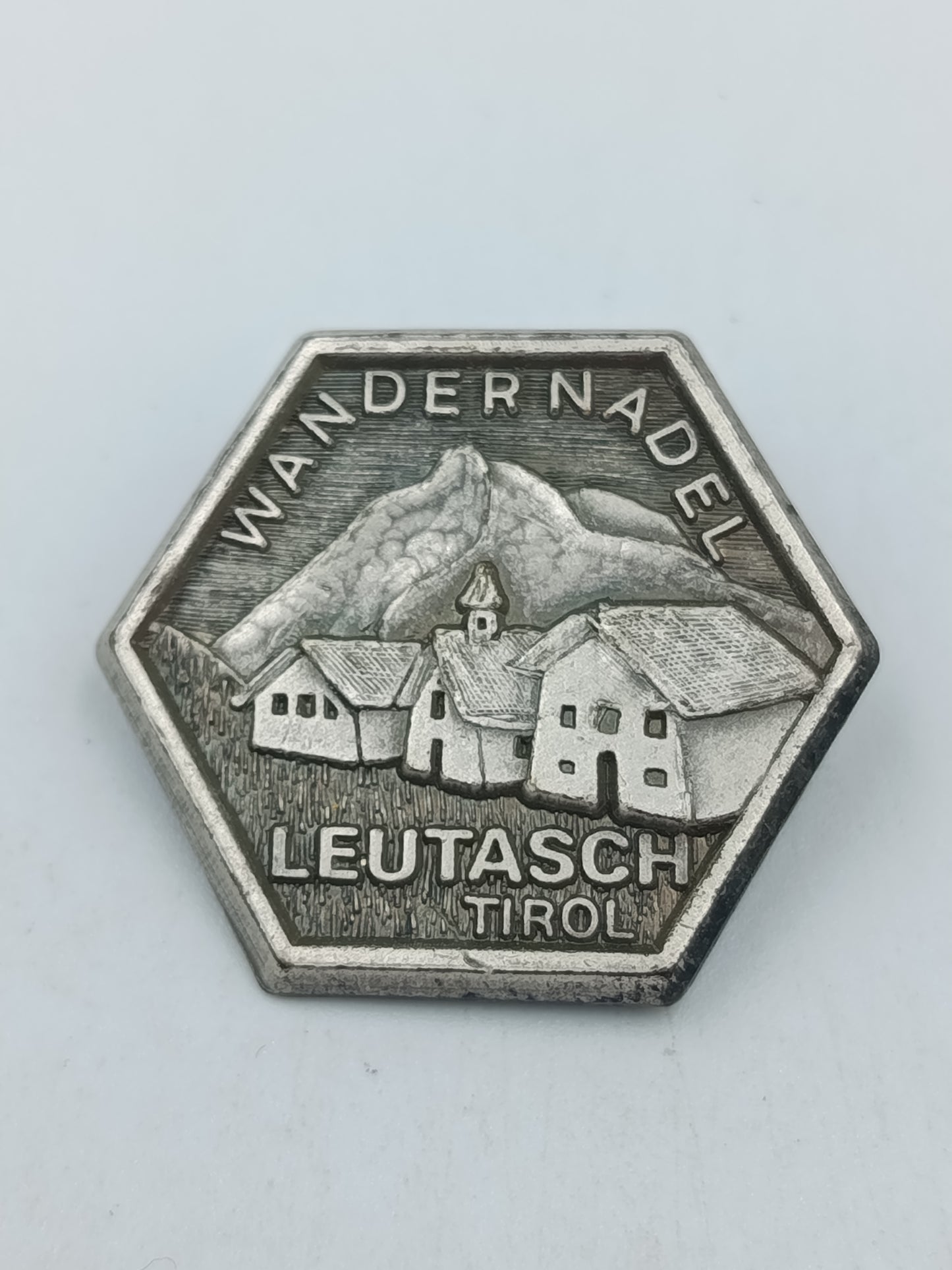 Vintage Brosche „Wanderadel Leutasch Tirol“ – Alpen Motiv