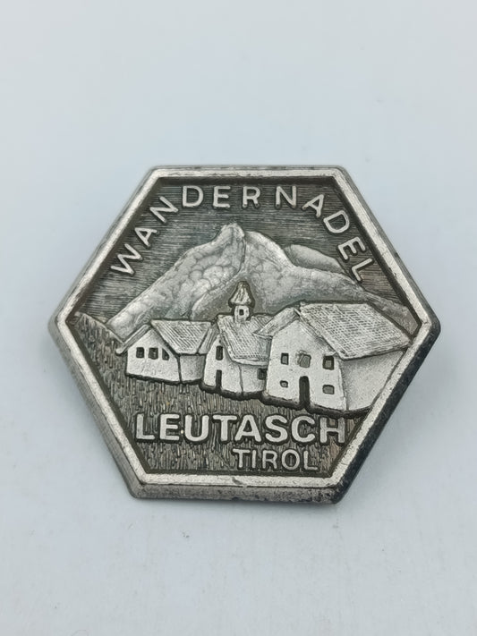 Vintage Brosche „Wanderadel Leutasch Tirol“ – Alpen Motiv