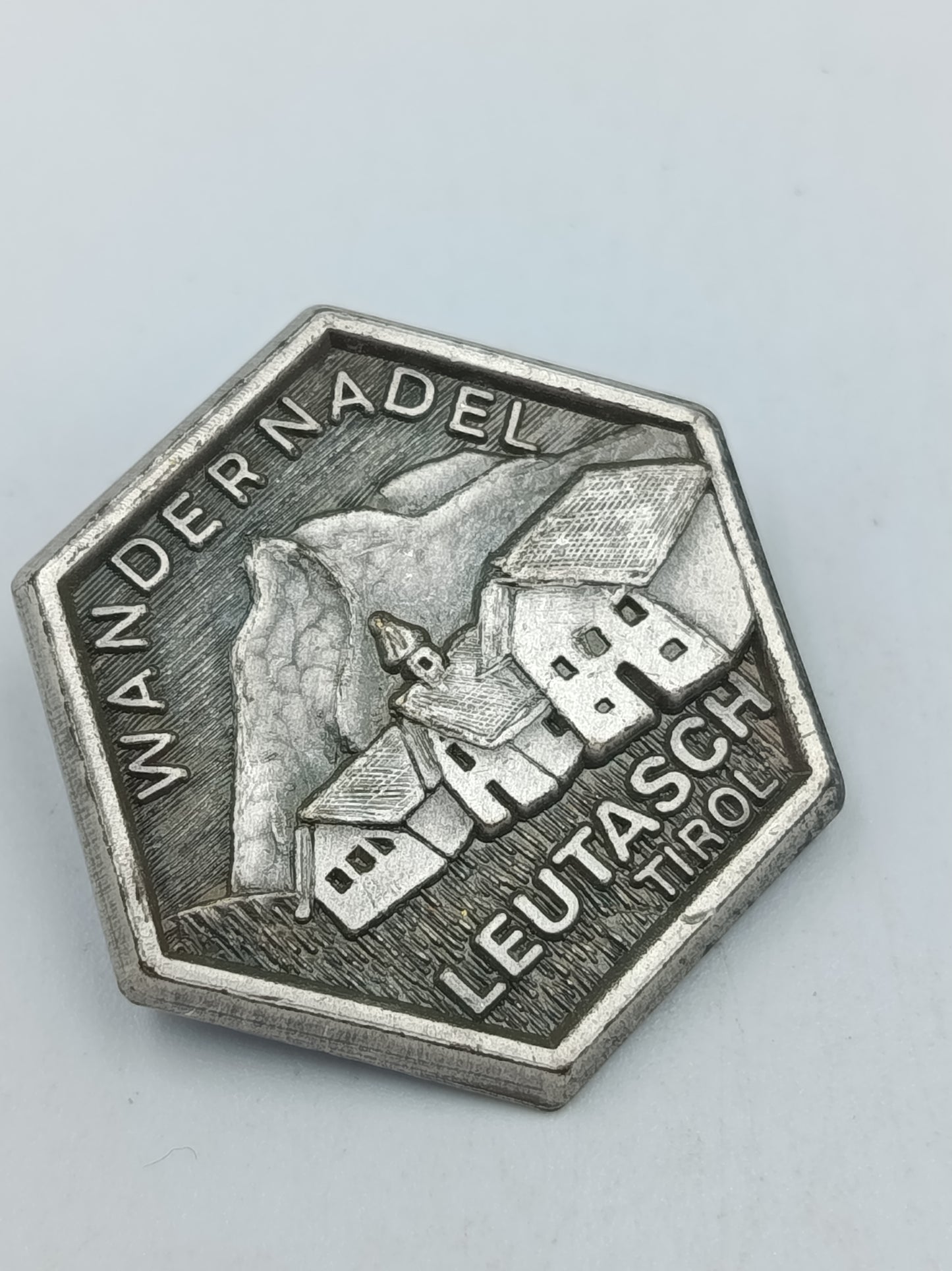 Vintage Brosche „Wanderadel Leutasch Tirol“ – Alpen Motiv