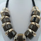Statement Kette mit großen Elementen in Grau Gold – 55 cm