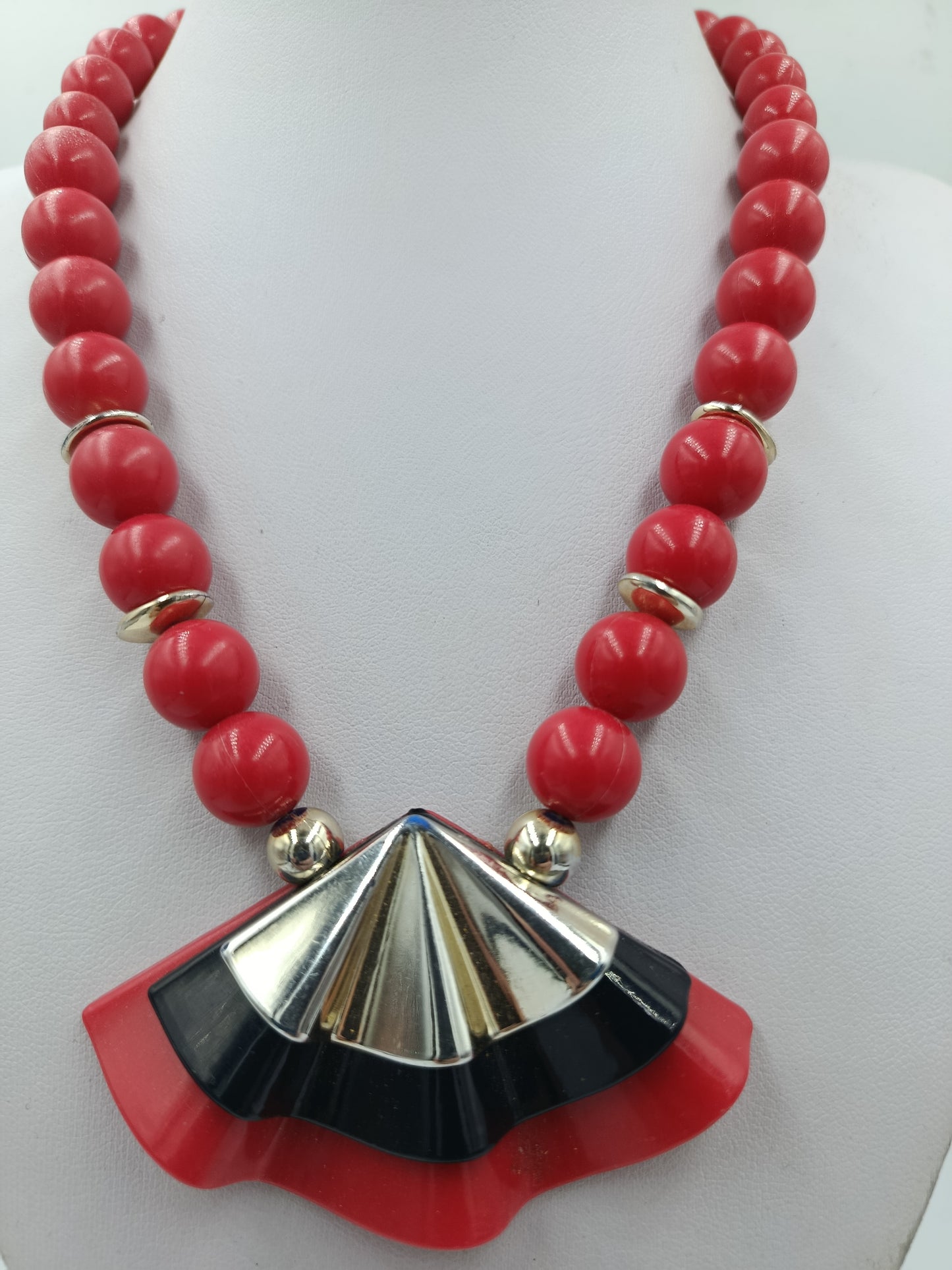 Statement Kette Rot mit großem Anhänger – 53 cm