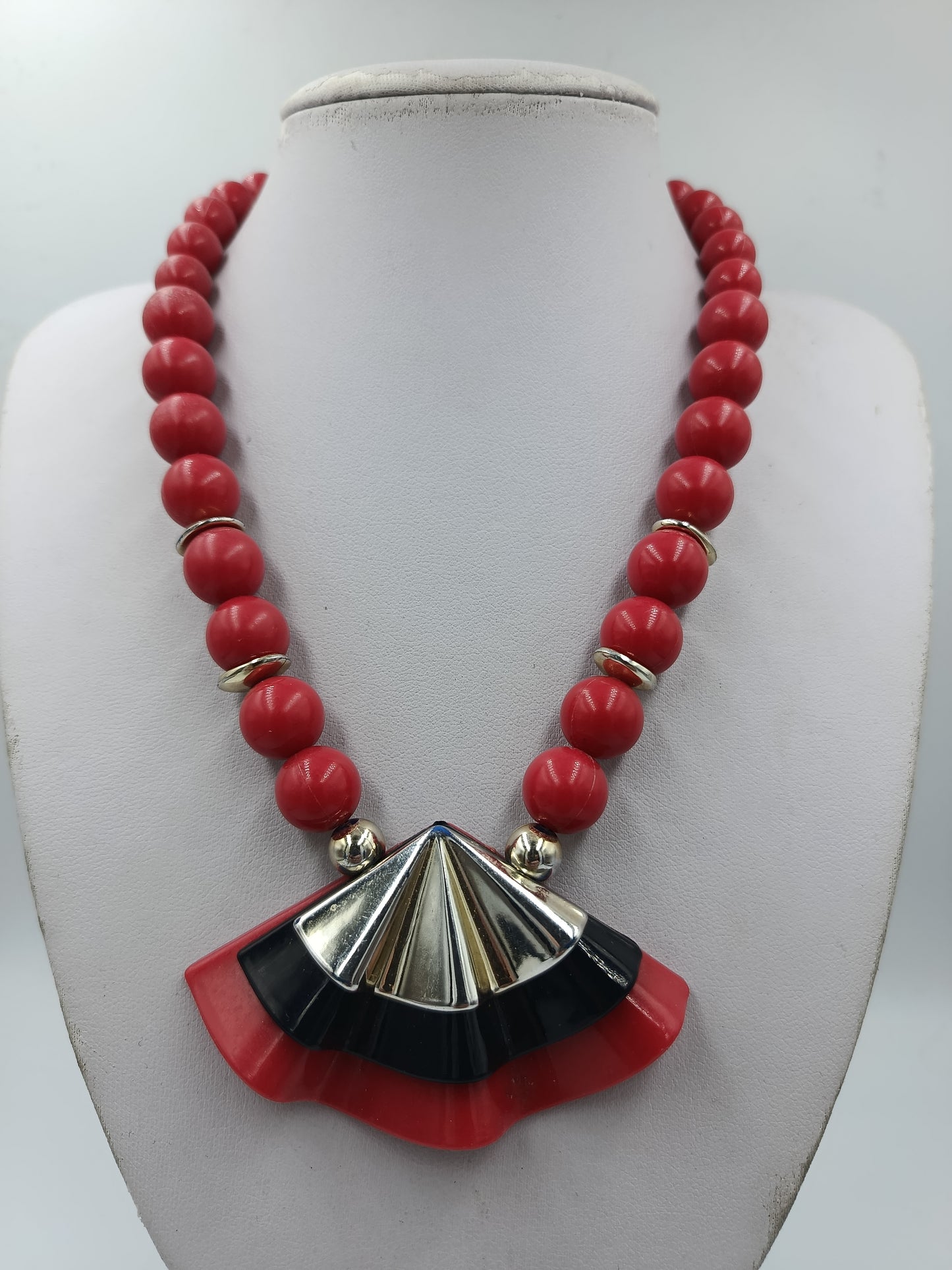 Statement Kette Rot mit großem Anhänger – 53 cm