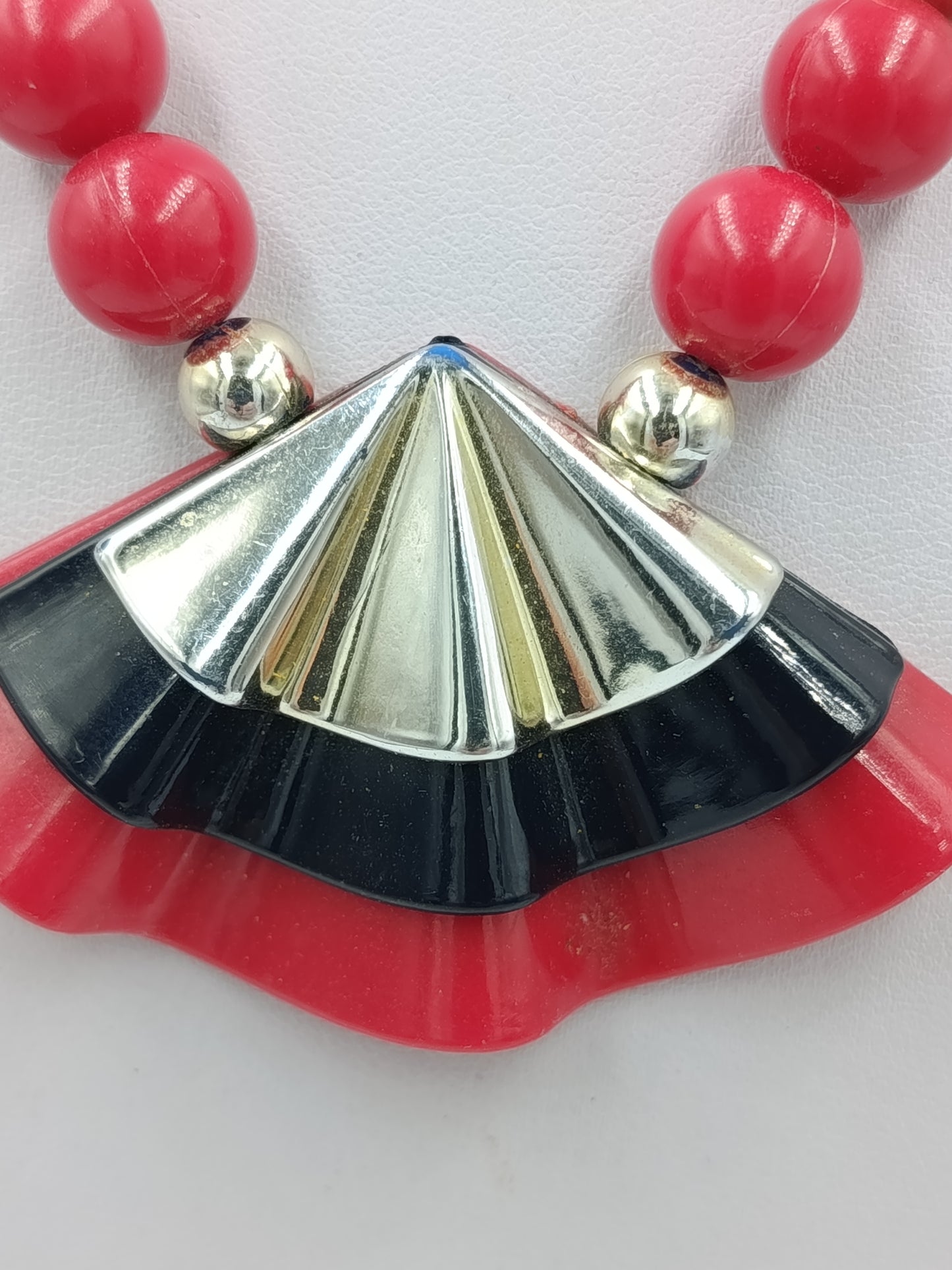Statement Kette Rot mit großem Anhänger – 53 cm