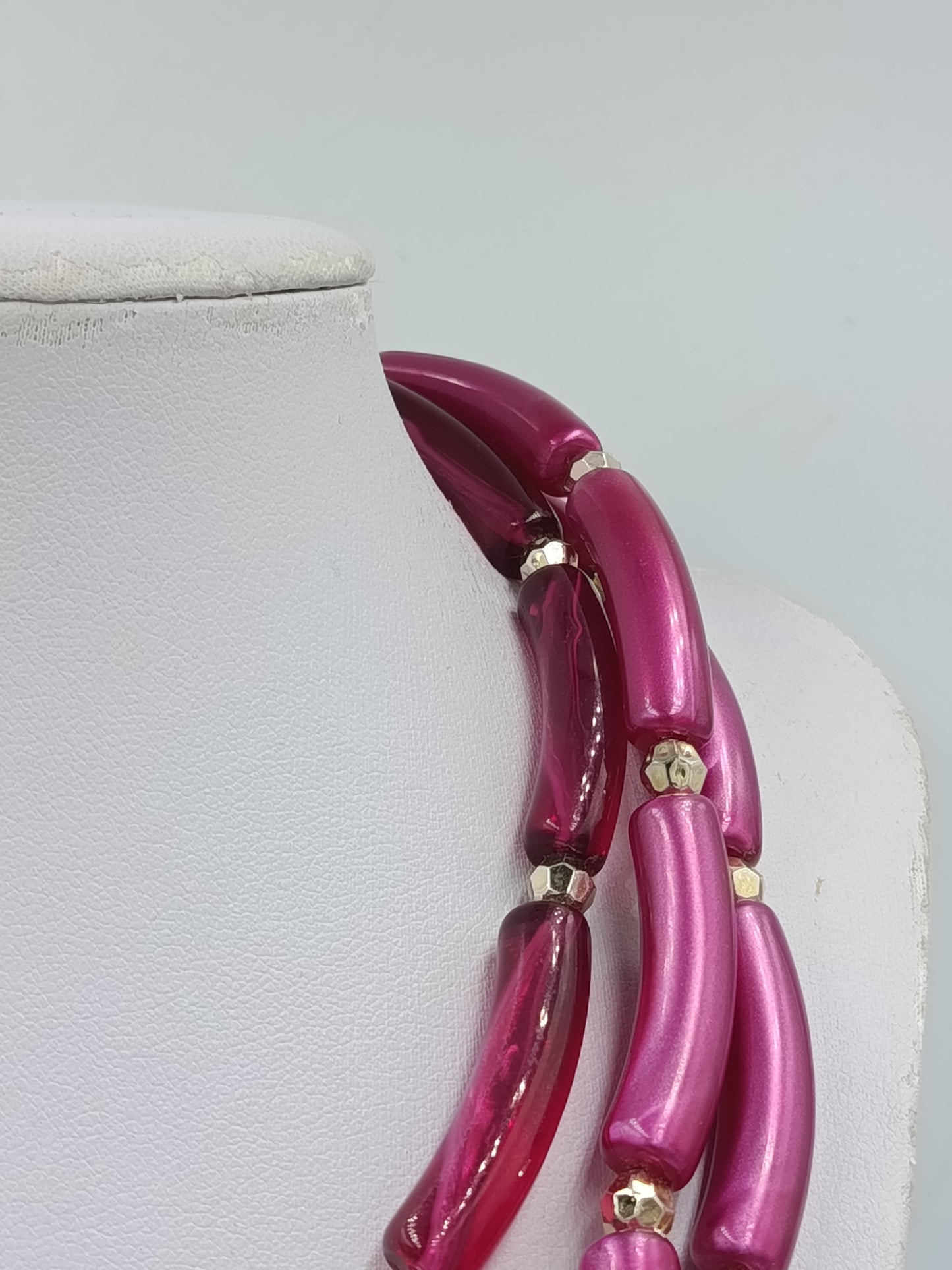 Auffällige Mehrreihige Statement Kette Pink – 53 cm