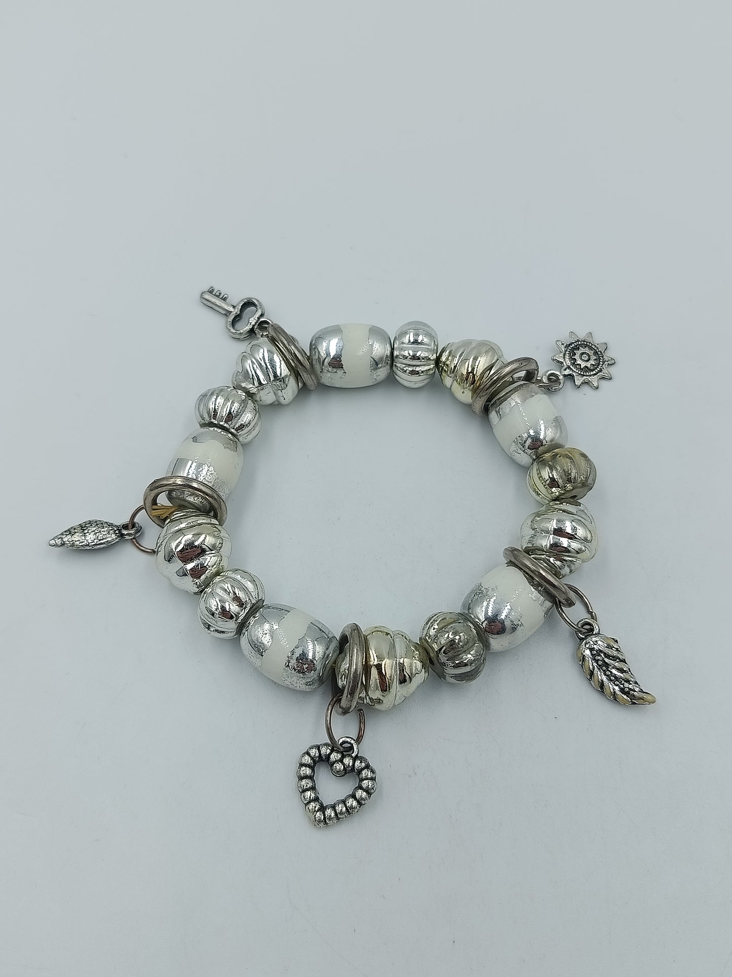 Charm Armband Silberfarben mit Anhängern – Herz, Schlüssel Sonne